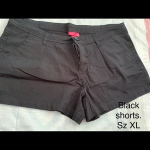 Lightweight stretch shorts